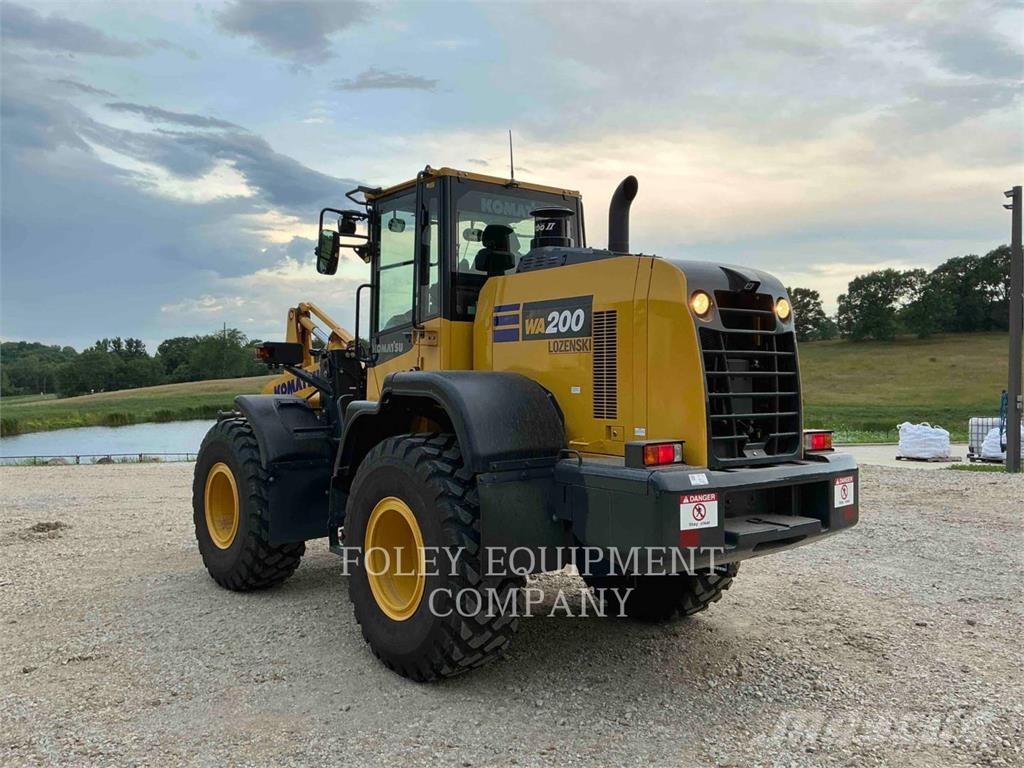 Komatsu WA200-8 Фронтальні навантажувачі