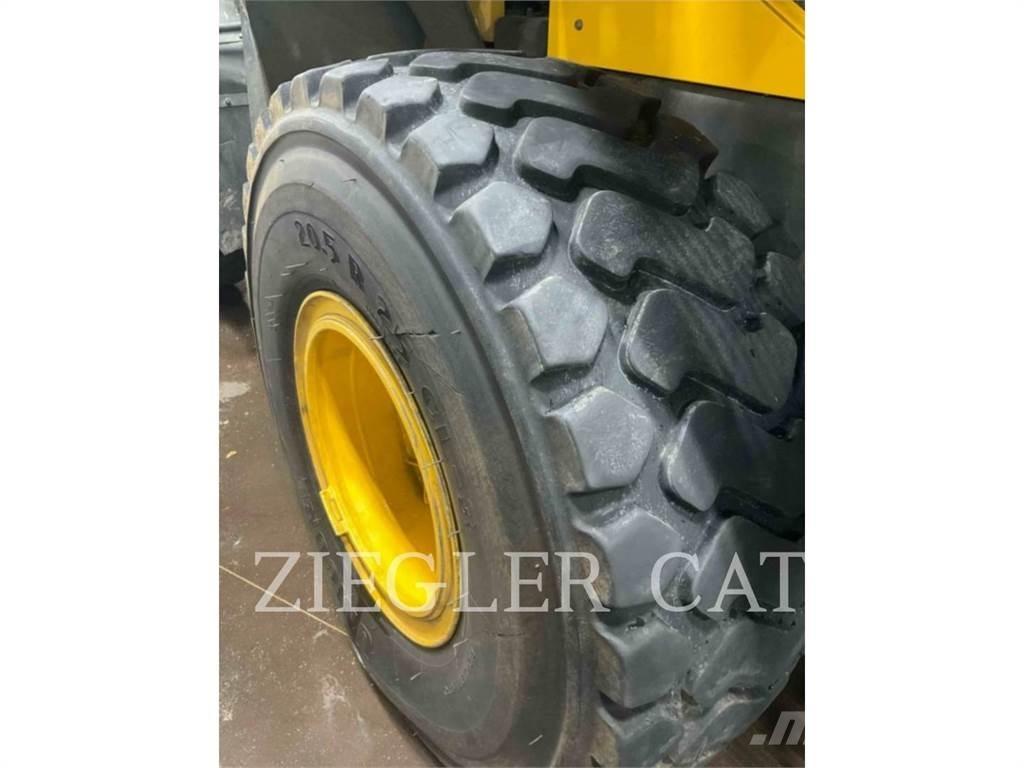 Komatsu WA320 Фронтальні навантажувачі