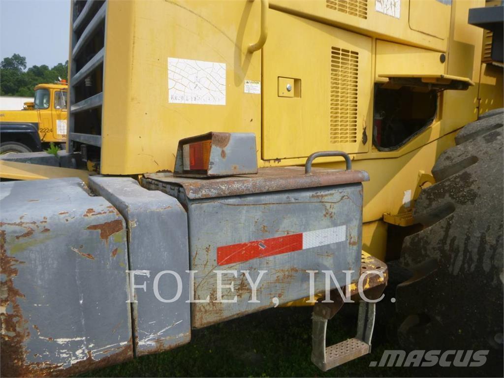 Komatsu WA500-3 Фронтальні навантажувачі
