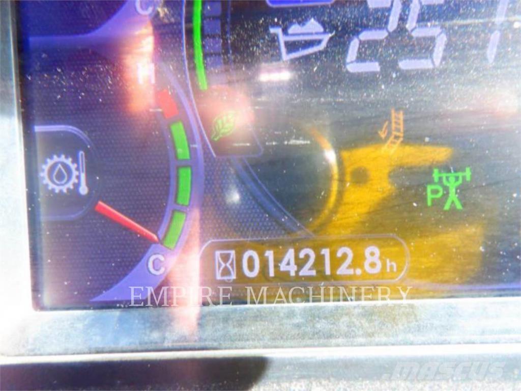 Komatsu WA900-8 Фронтальні навантажувачі