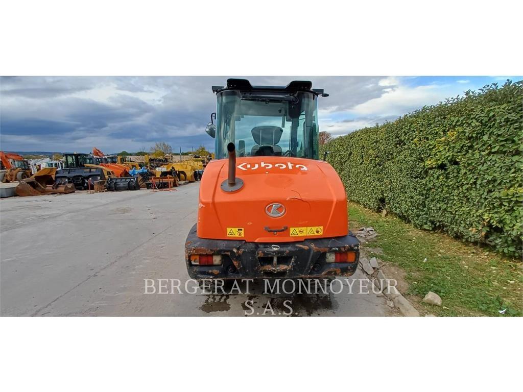 Kubota R065 Фронтальні навантажувачі