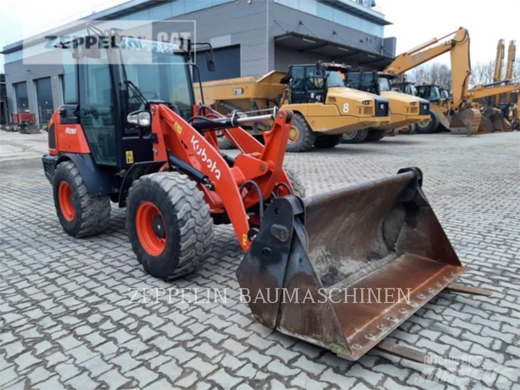 Kubota R090 Фронтальні навантажувачі