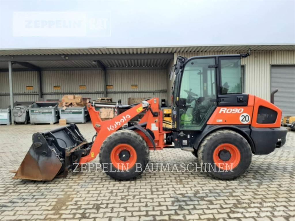 Kubota R090 Фронтальні навантажувачі