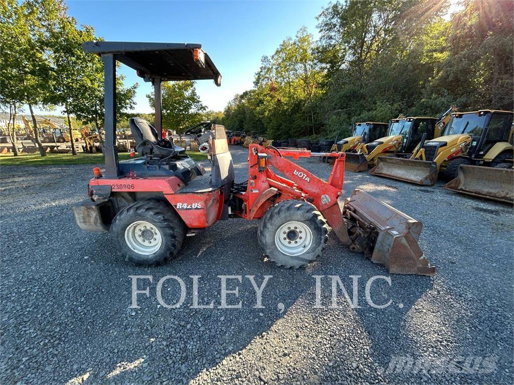 Kubota R420ST Фронтальні навантажувачі