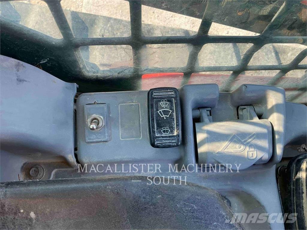 Kubota SVL75 Гусеничні вантажники