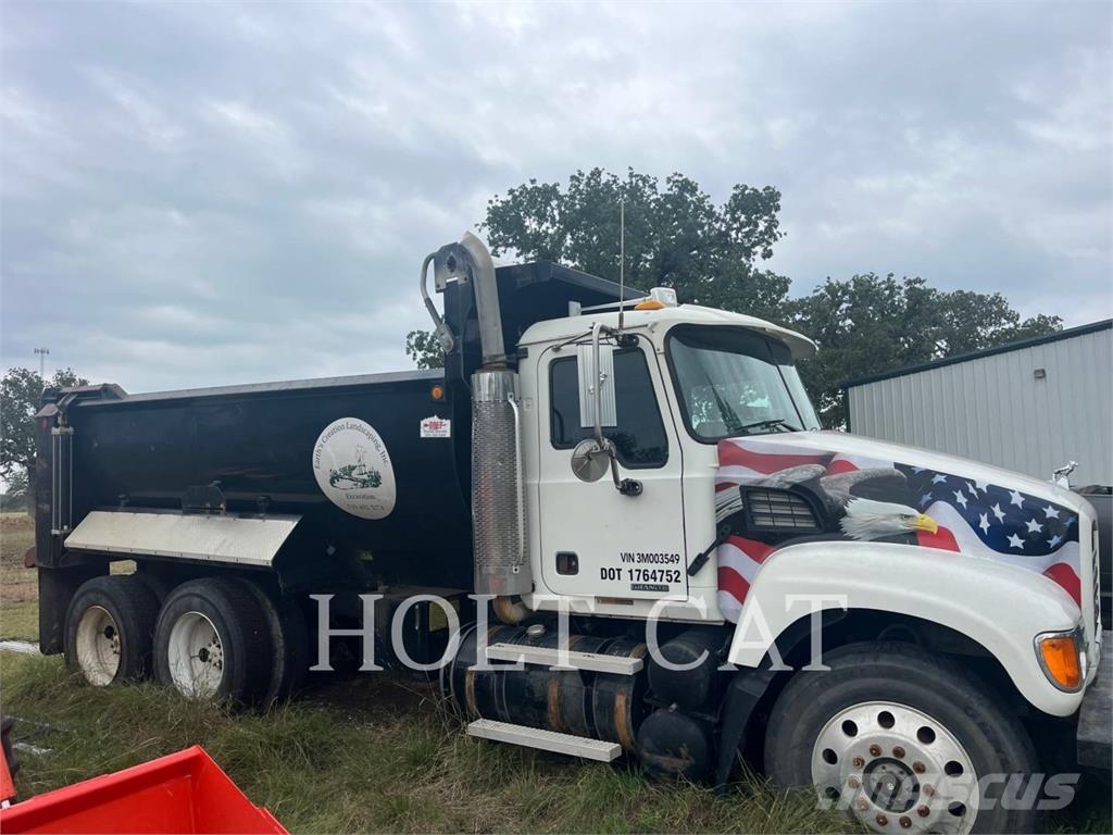 Mack GRANITE CV713 Вантажівки / спеціальні