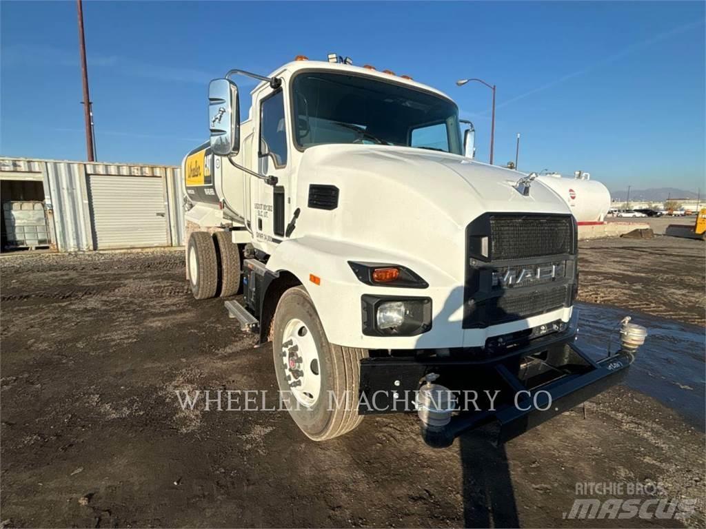 Mack WT2000 A Вантажівки-цистерни
