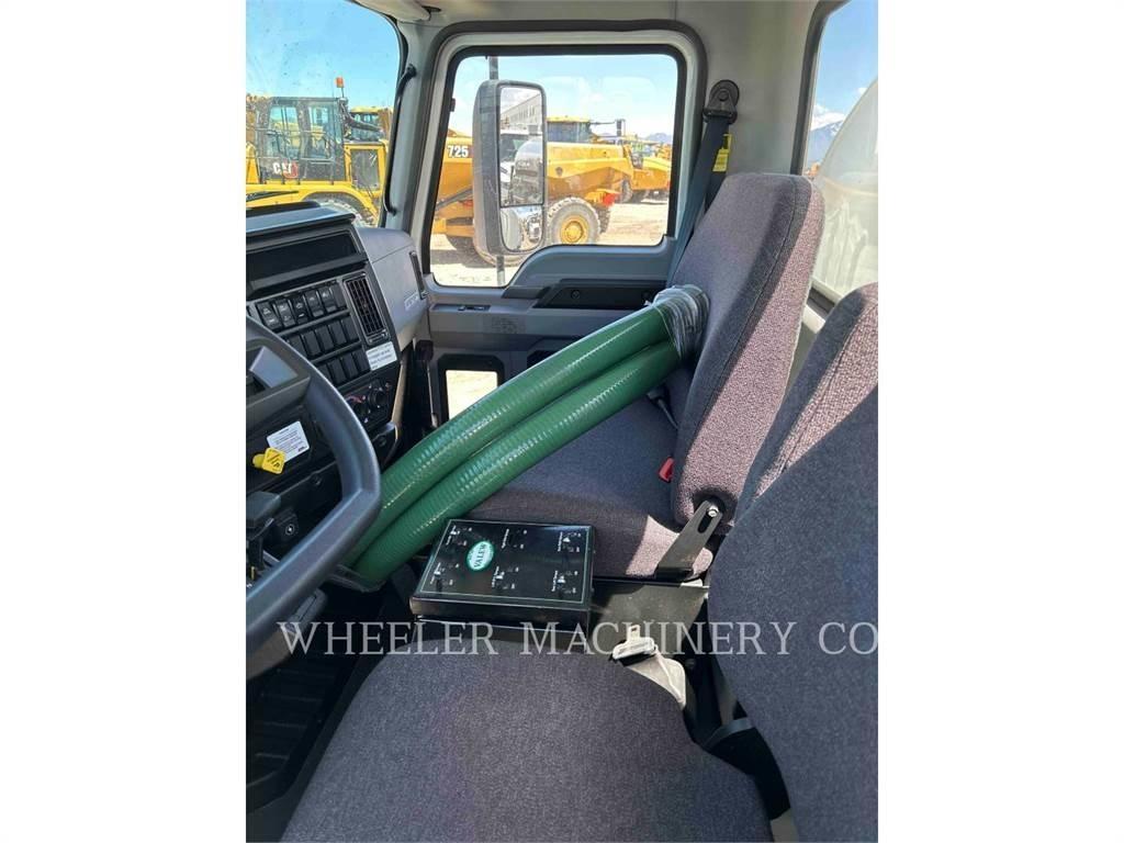 Mack WT2000 A Вантажівки-цистерни