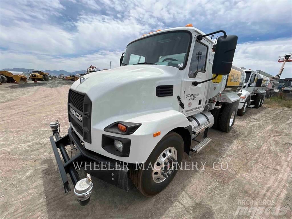 Mack WT2000 A Вантажівки-цистерни