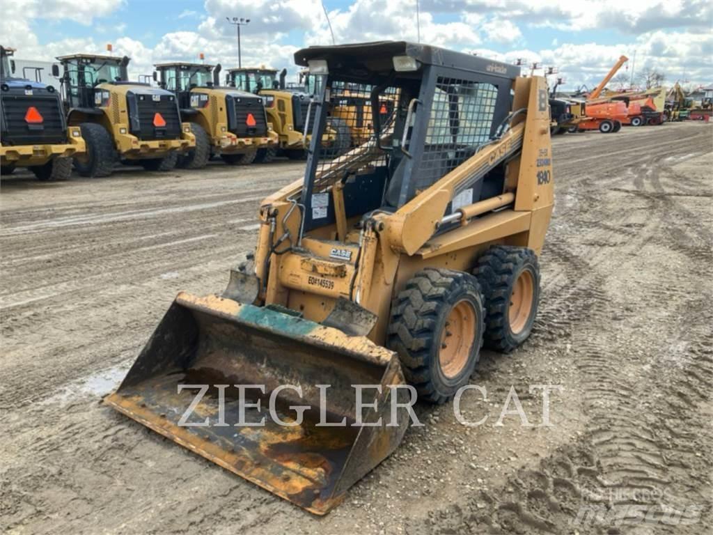New Holland 1840 Міні-навантажувачі