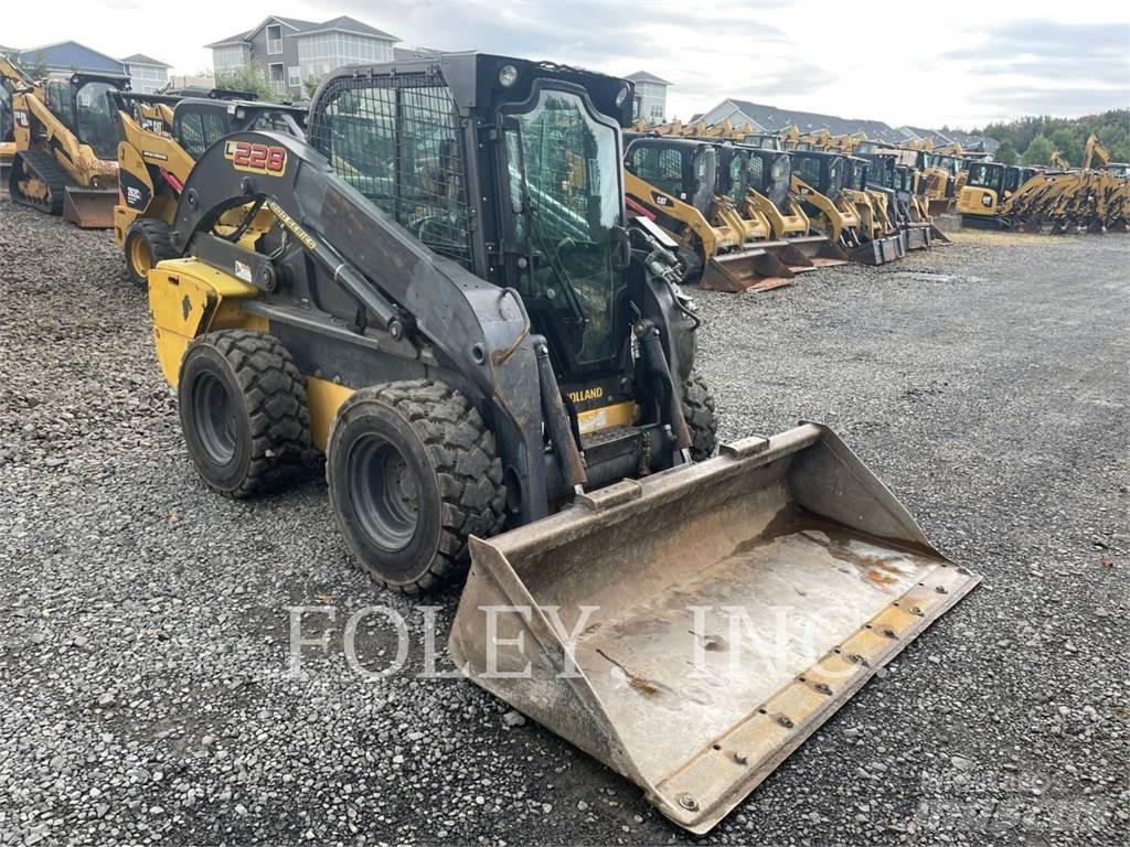 New Holland L228 Міні-навантажувачі