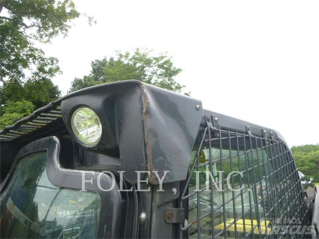 New Holland L228 Міні-навантажувачі