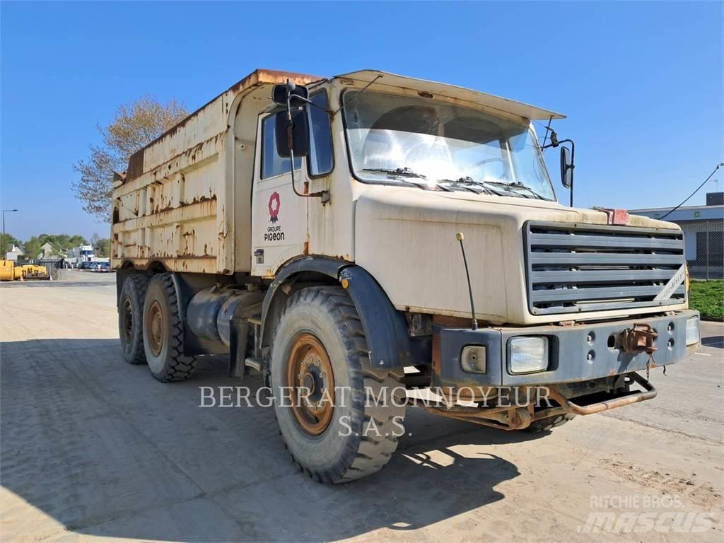 Perlini 131 33 Зчленовані самоскиди