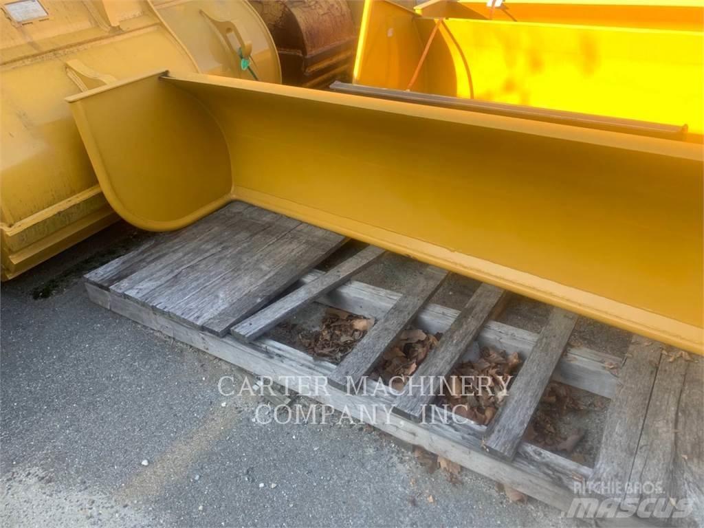 Protec SNOW TURF PUSHER Снігомітли