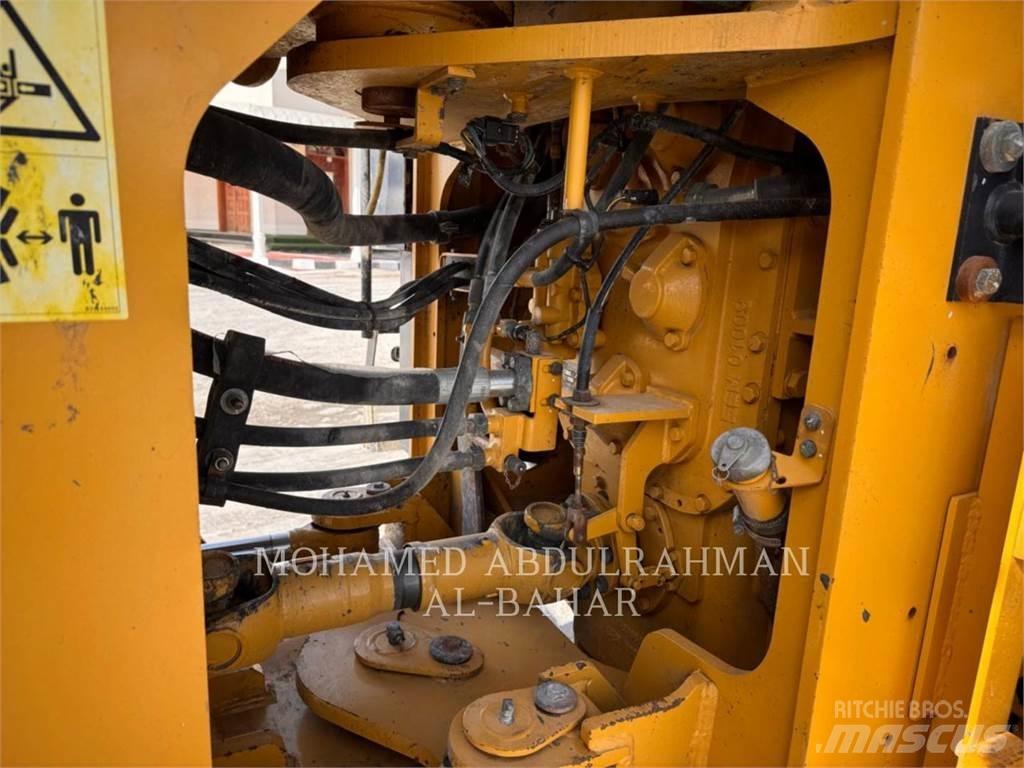 SEM MACHINERY SEM660D Фронтальні навантажувачі