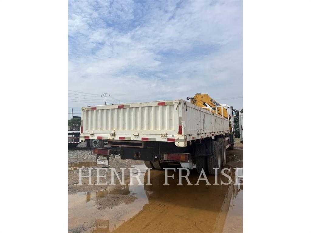 Shacman CAMION GRUE 12T автокрани
