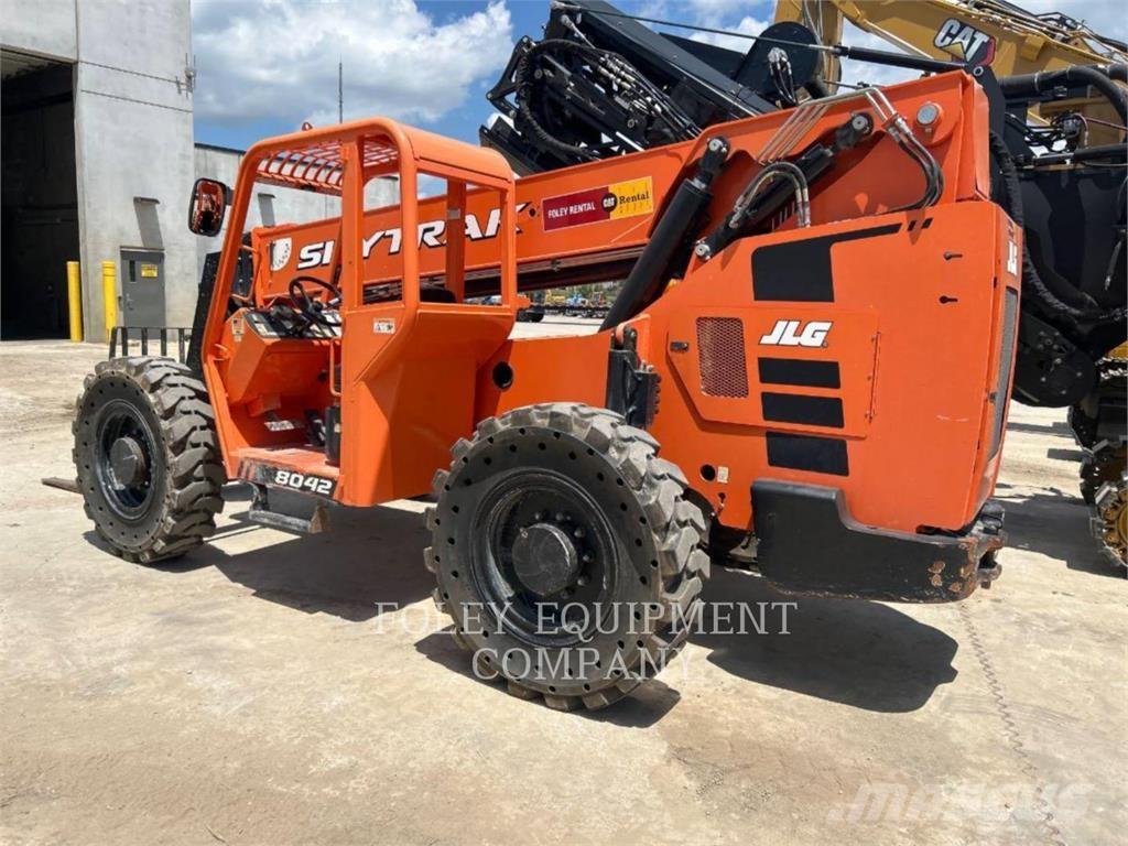 SkyTrak 8042O Телескопічні навантажувачі