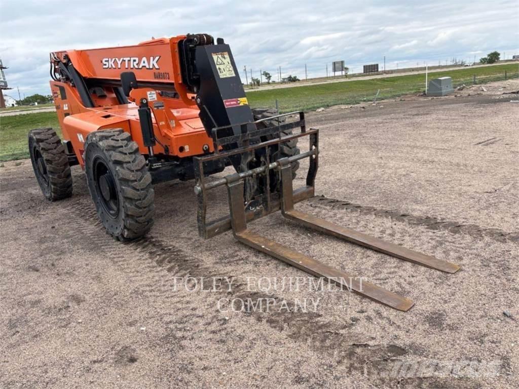 SkyTrak 8042O Телескопічні навантажувачі