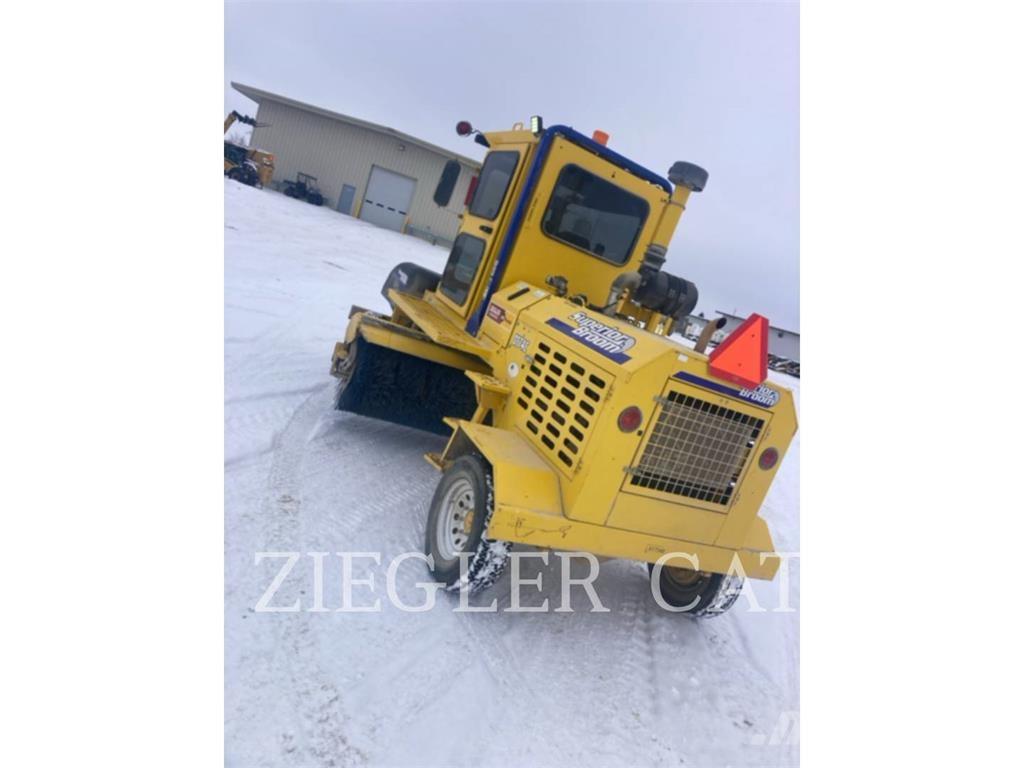 Superior DT74C Підмітальні машини