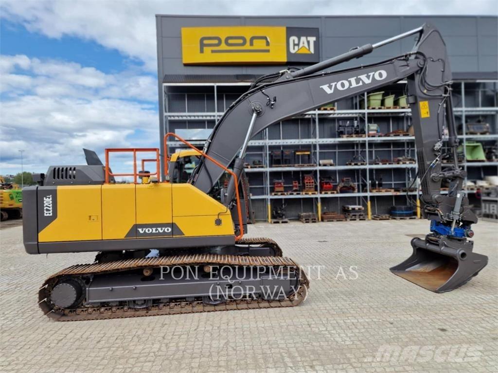 Volvo EC220 Гусеничні екскаватори