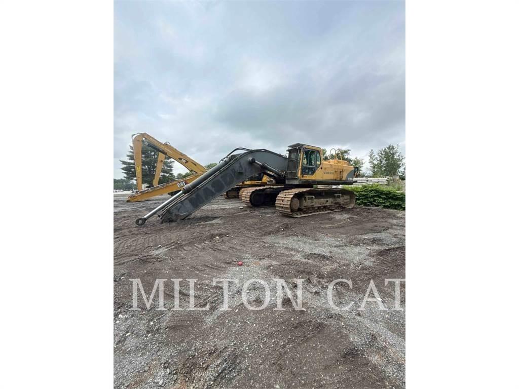 Volvo EC700B Гусеничні екскаватори