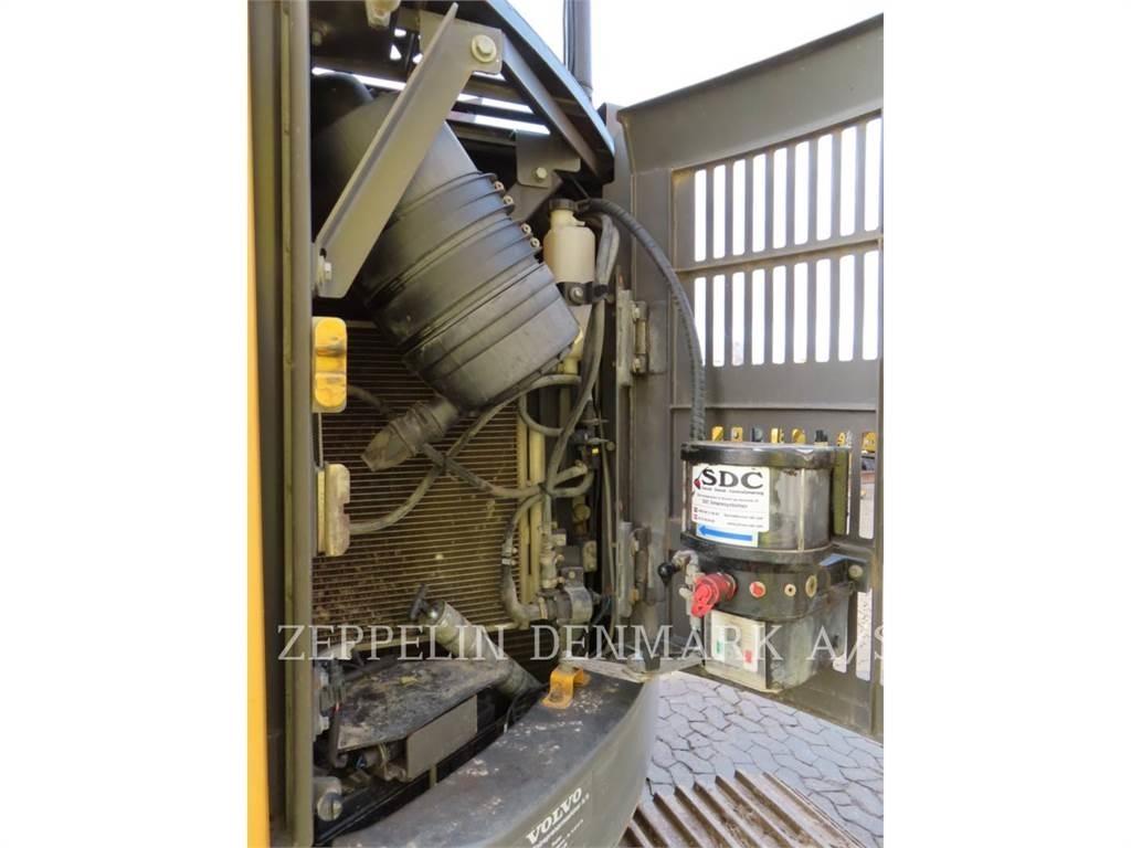 Volvo ECR145EL Гусеничні екскаватори