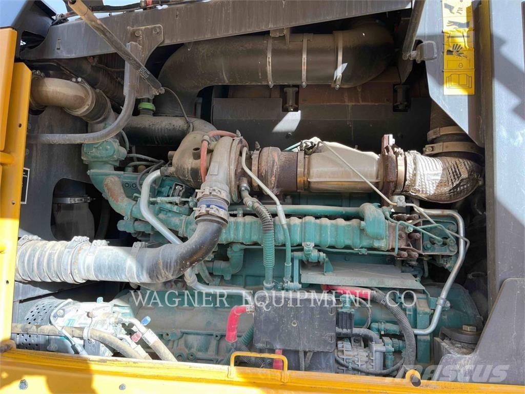 Volvo G946B AWD Грейдери