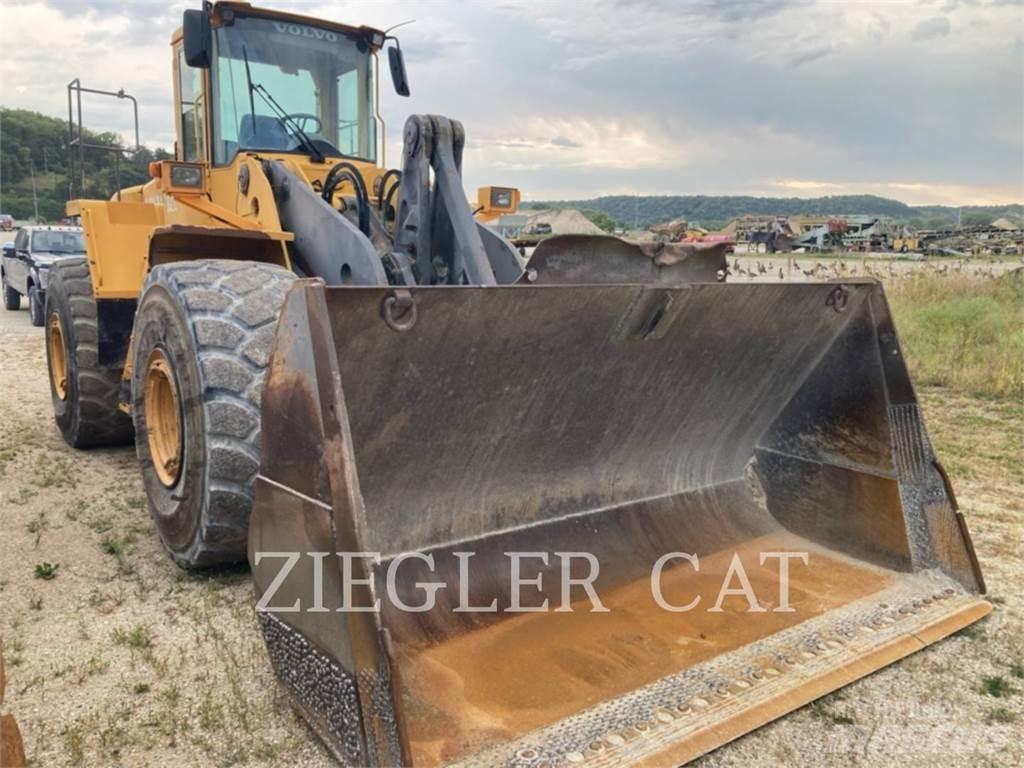 Volvo L220E Фронтальні навантажувачі