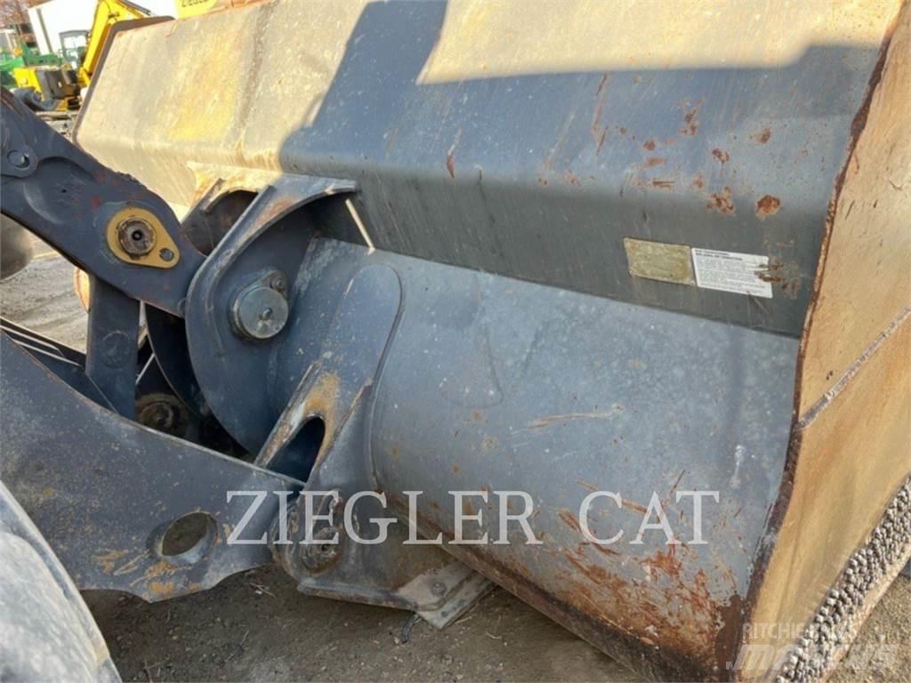 Volvo L220E Фронтальні навантажувачі