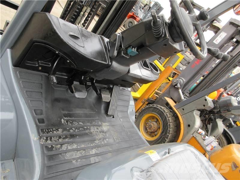 Toyota FD 30 Дизельні навантажувачі