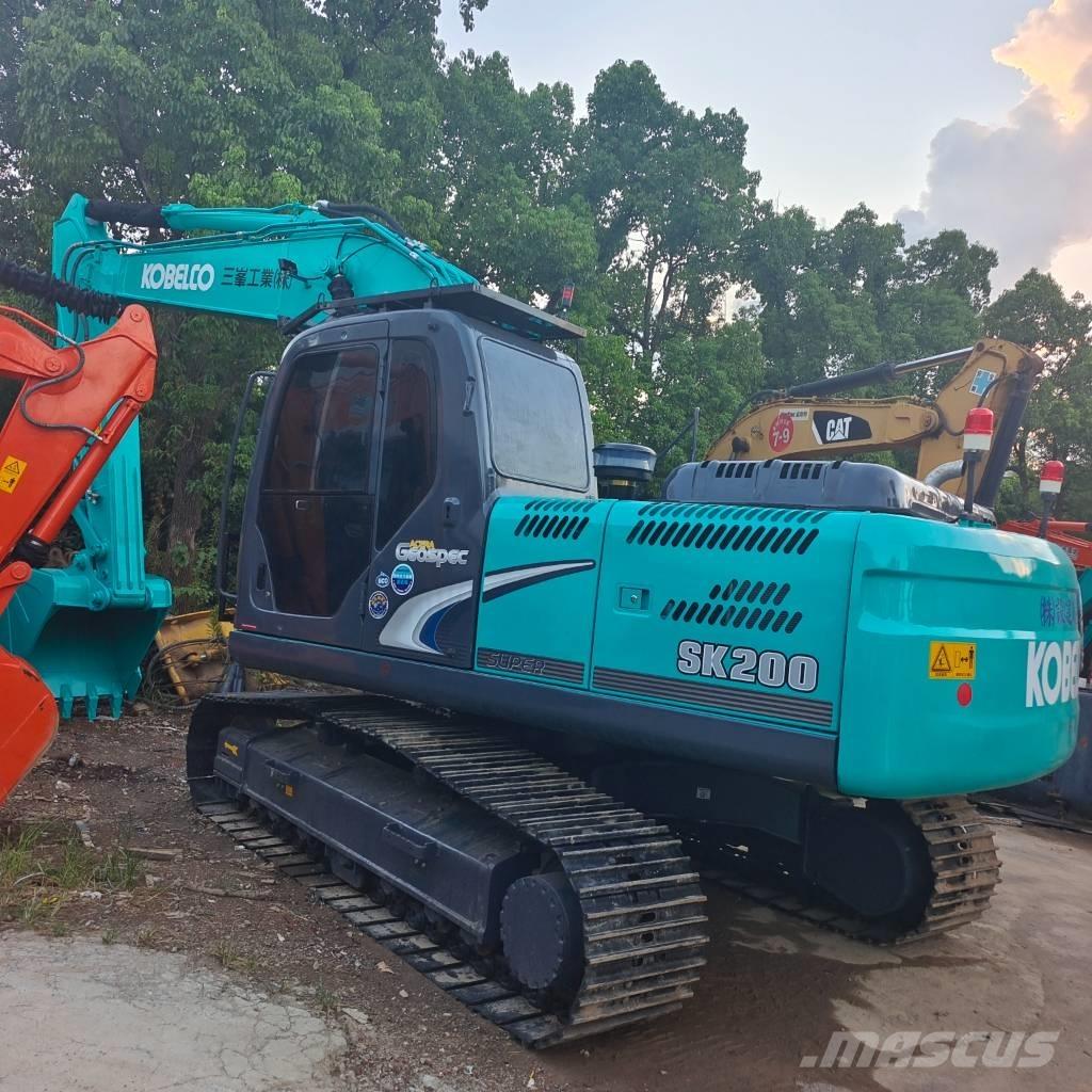 Kobelco SK 200 Гусеничні екскаватори