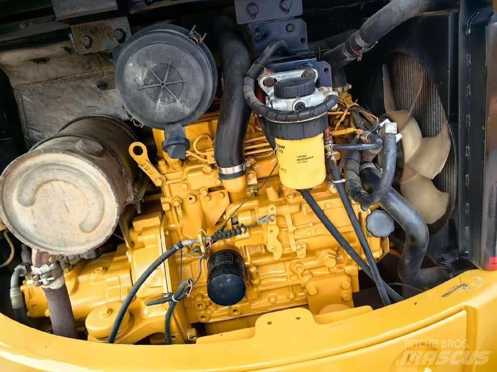 CAT 304 Міні-екскаватори < 7т