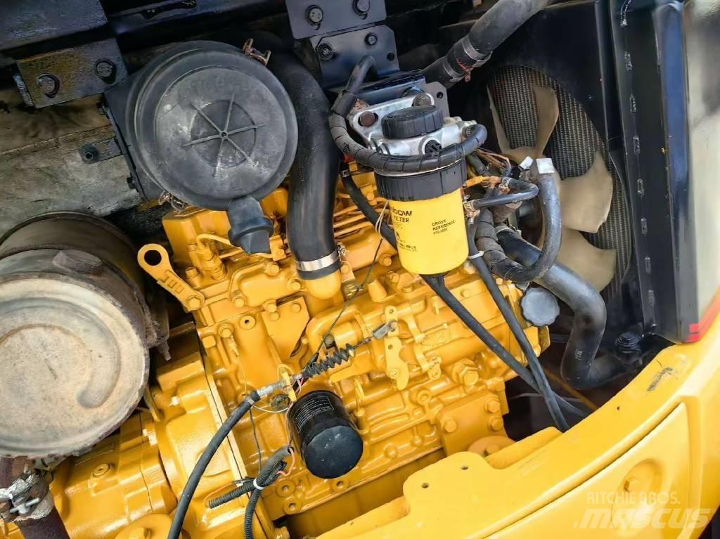CAT 304 Міні-екскаватори < 7т