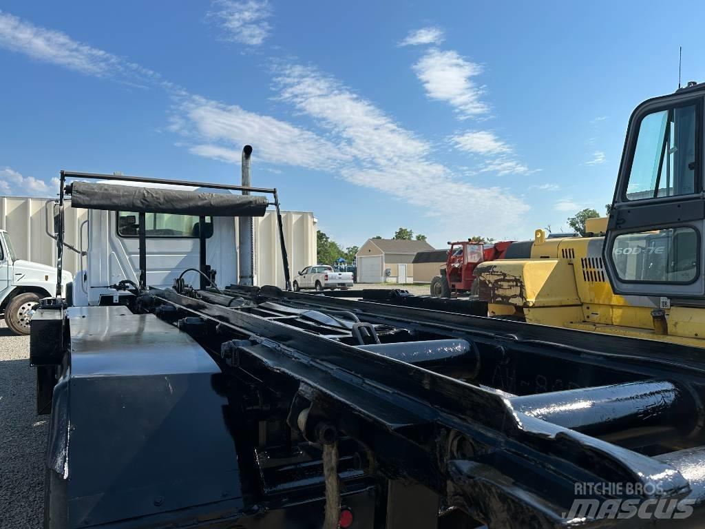 Mack GRANITE CV713 Контейнеровози