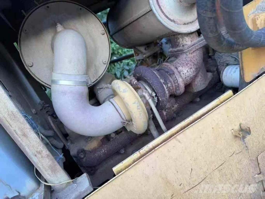 Shantui SD12 Гусеничні бульдозери
