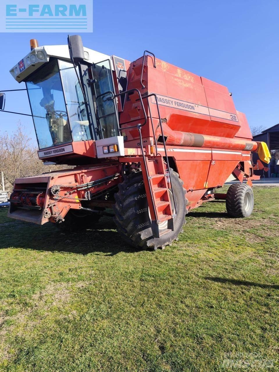 Massey Ferguson 38 Зернозбиральні комбайни