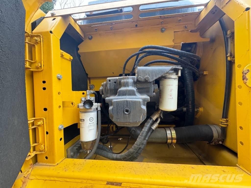 Komatsu PC 210 LCD-8 Гусеничні екскаватори