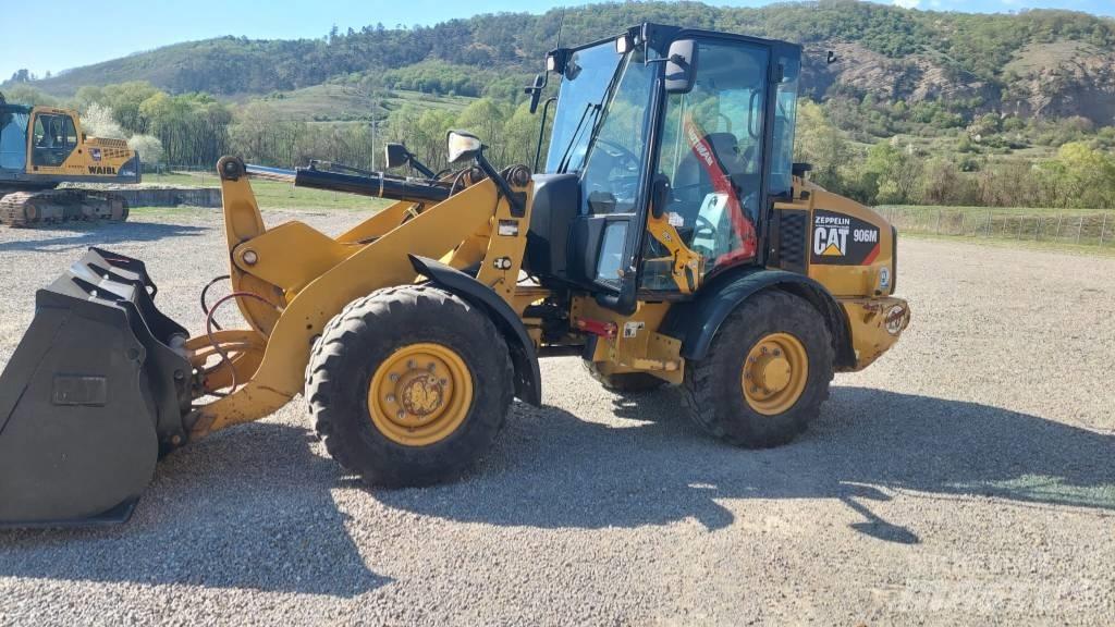 CAT 906 Фронтальні навантажувачі