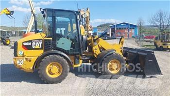 CAT 906 Фронтальні навантажувачі