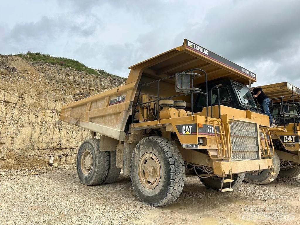 CAT 771D Міні самоскиди