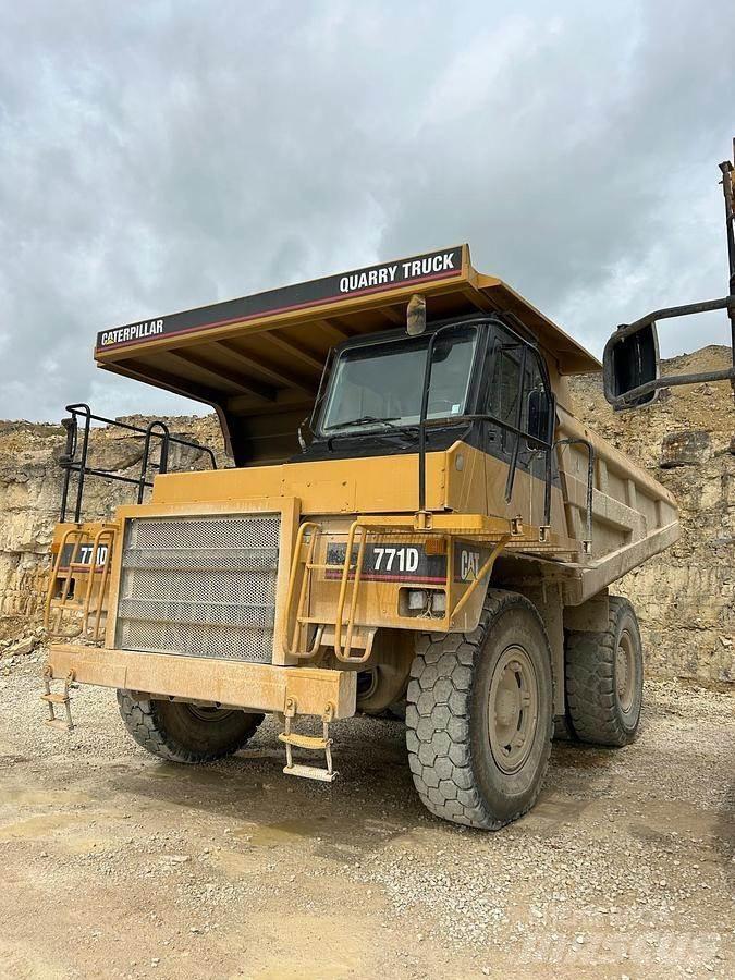 CAT 771D Міні самоскиди