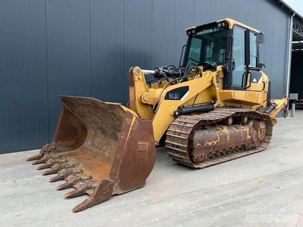 CAT 963D Гусеничні вантажники