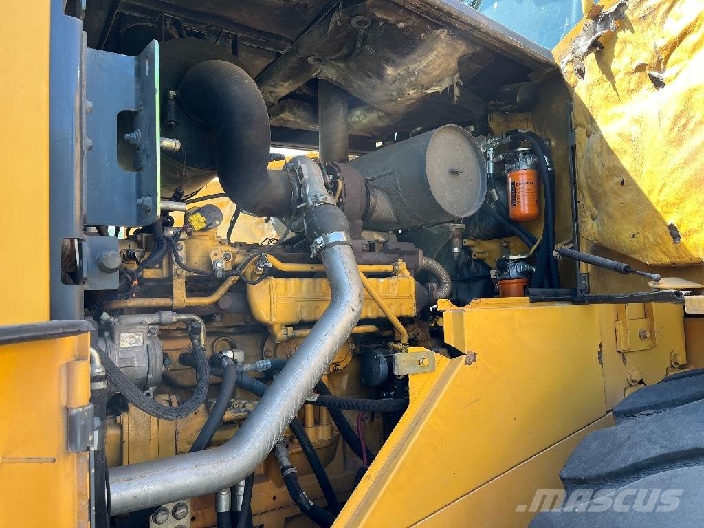 Bell L 2606 E Фронтальні навантажувачі