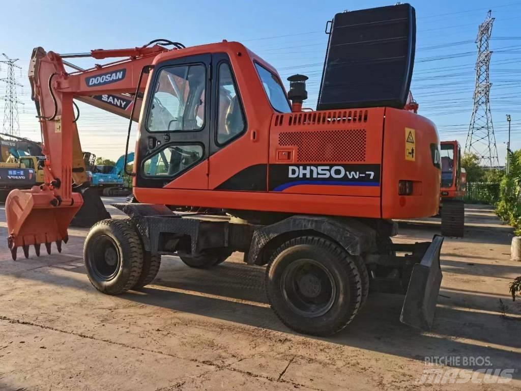 Doosan 150 W-7 Колісні екскаватори