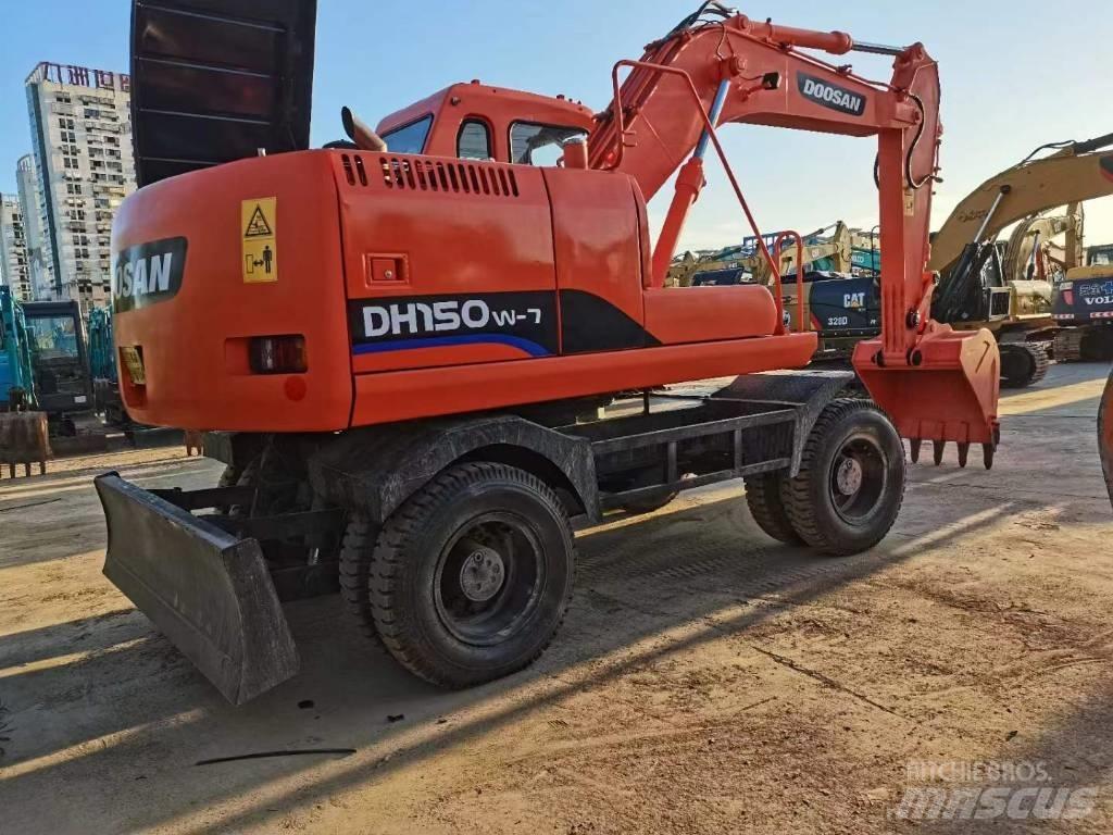 Doosan 150 W-7 Колісні екскаватори