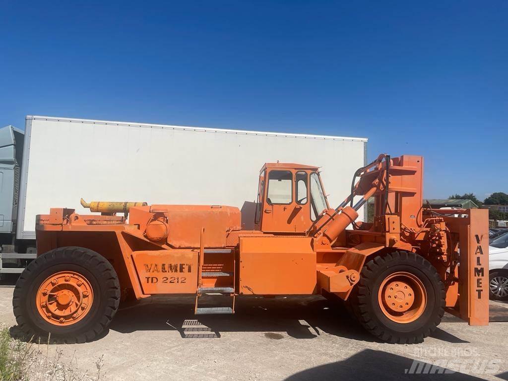 Valmet TD2212 Дизельні навантажувачі