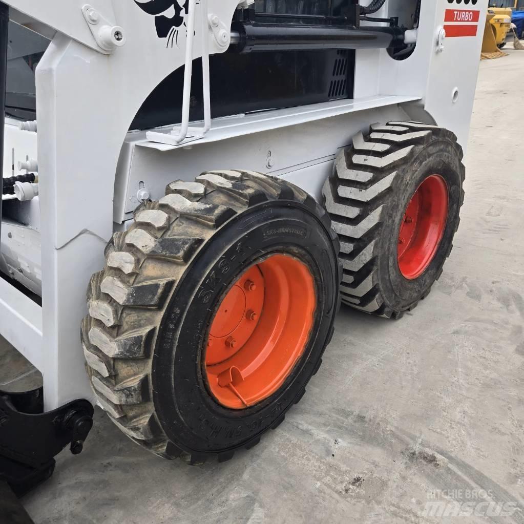 Bobcat S 300 Міні-навантажувачі