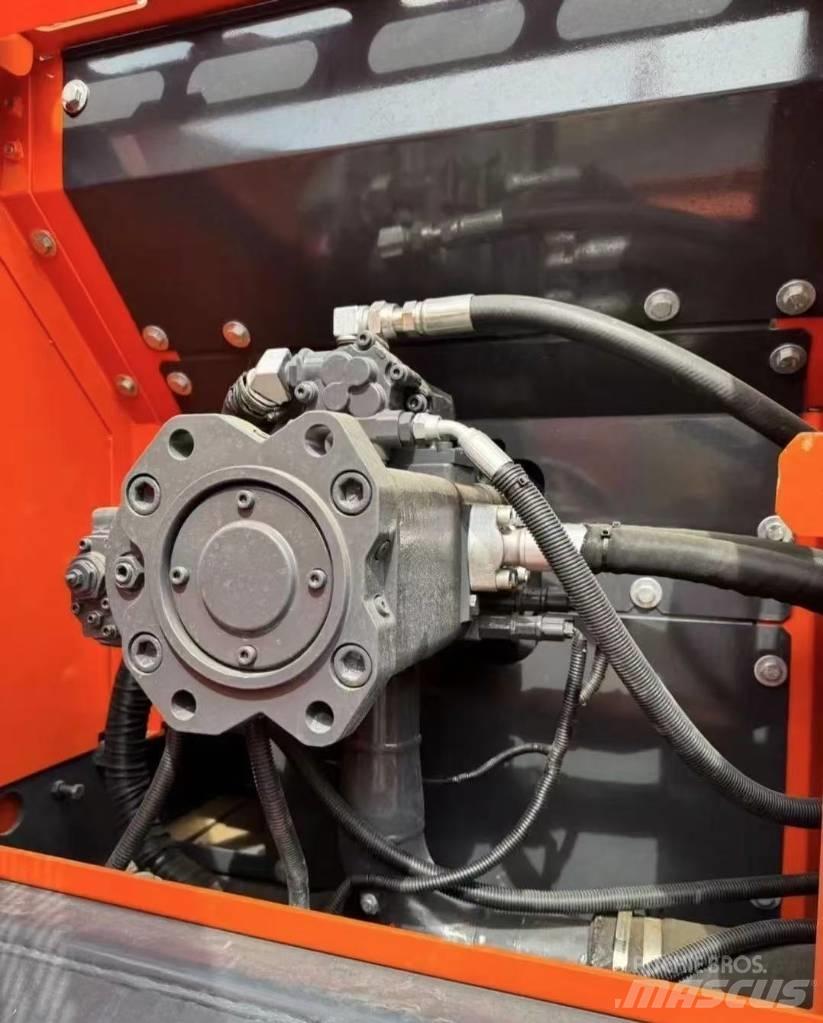 Doosan DX 225 Гусеничні екскаватори