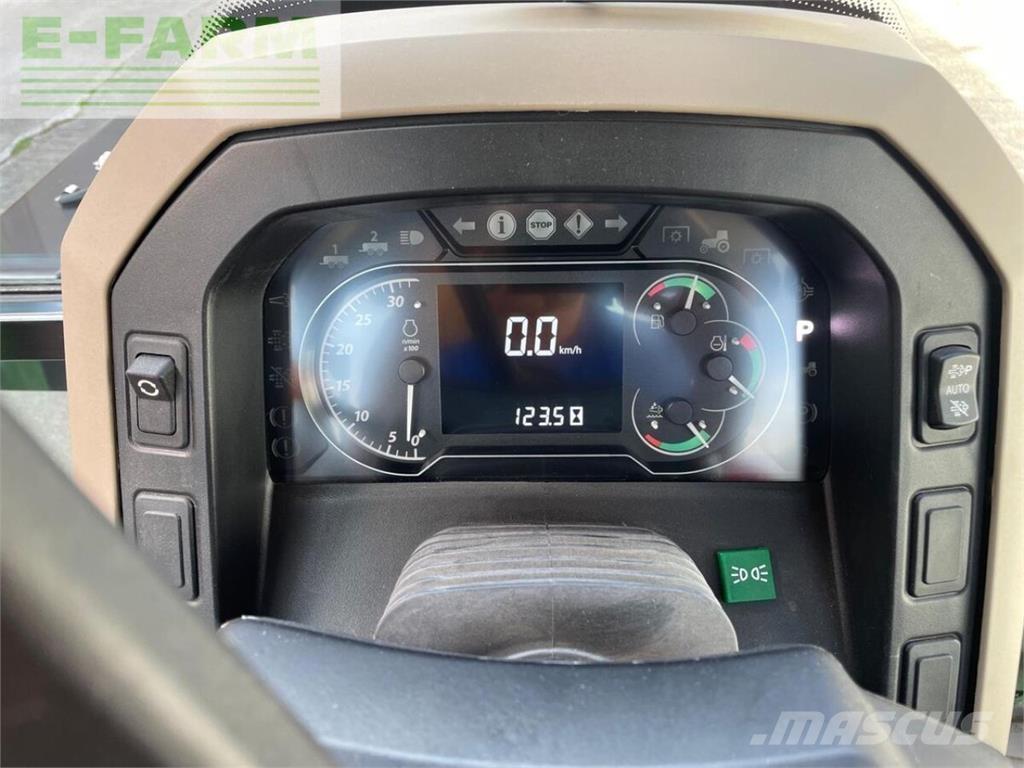 John Deere 5100m Трактори