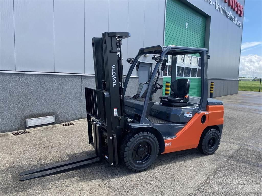 Toyota 52-8FDF30 Дизельні навантажувачі